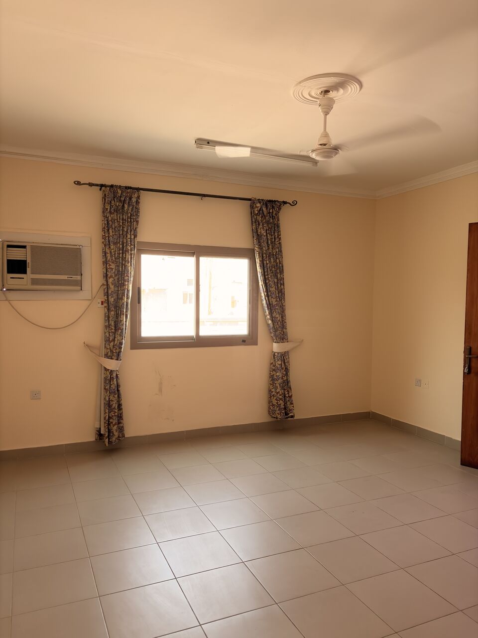 Gudaibiya, Apartments, Flats, Houses & Villas, BHD 160/month,  1 BR,  Flat For Rent &ndash; Neda Building, Gudaibiya ( Near To Swiss International Palace Hotel)