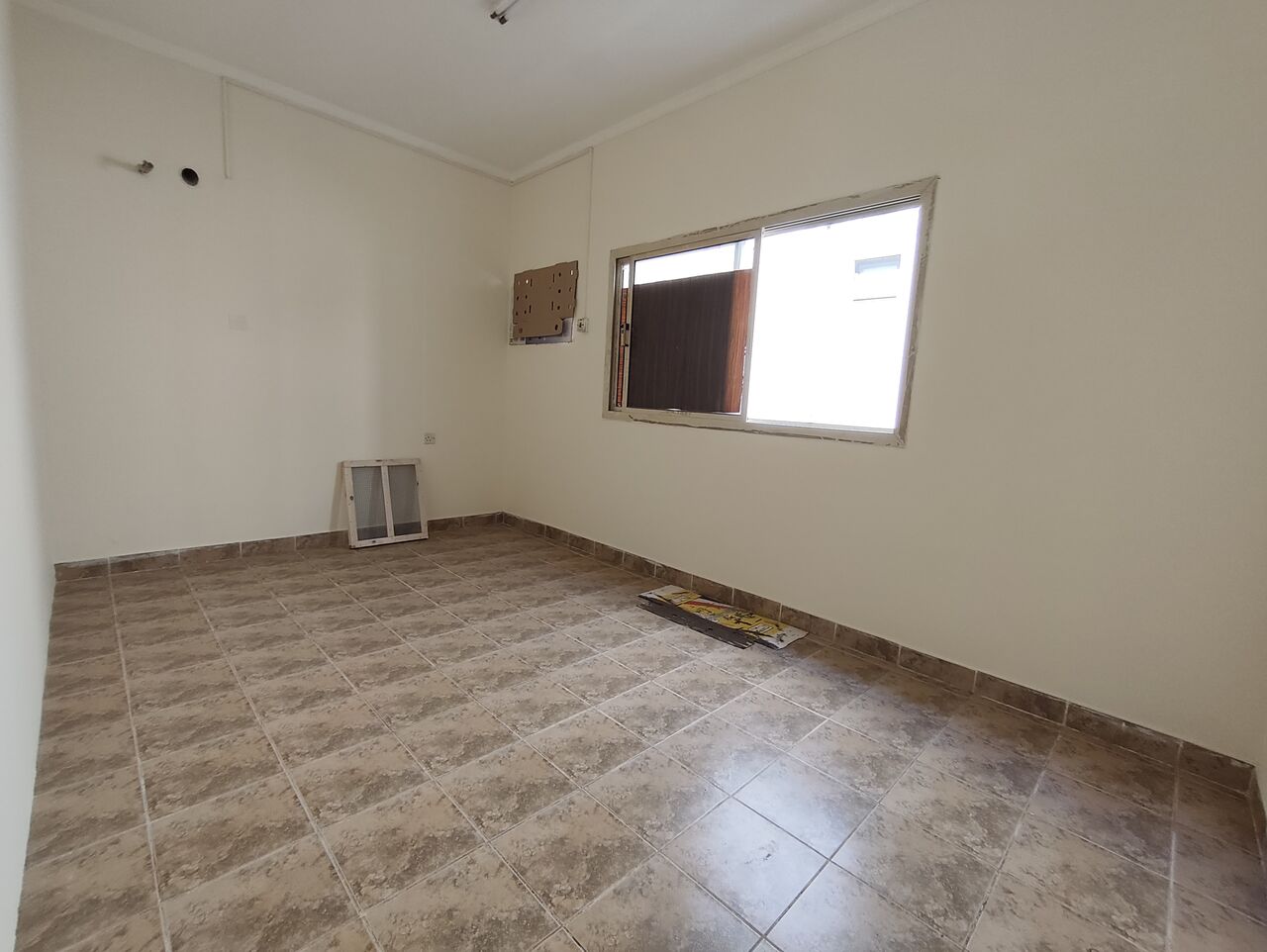 Tubli, Apartments, Flats, Houses & Villas, BHD 220/year,  4 BR,  Tubli:- 4Bhk Unfurnished Flat On Rent..