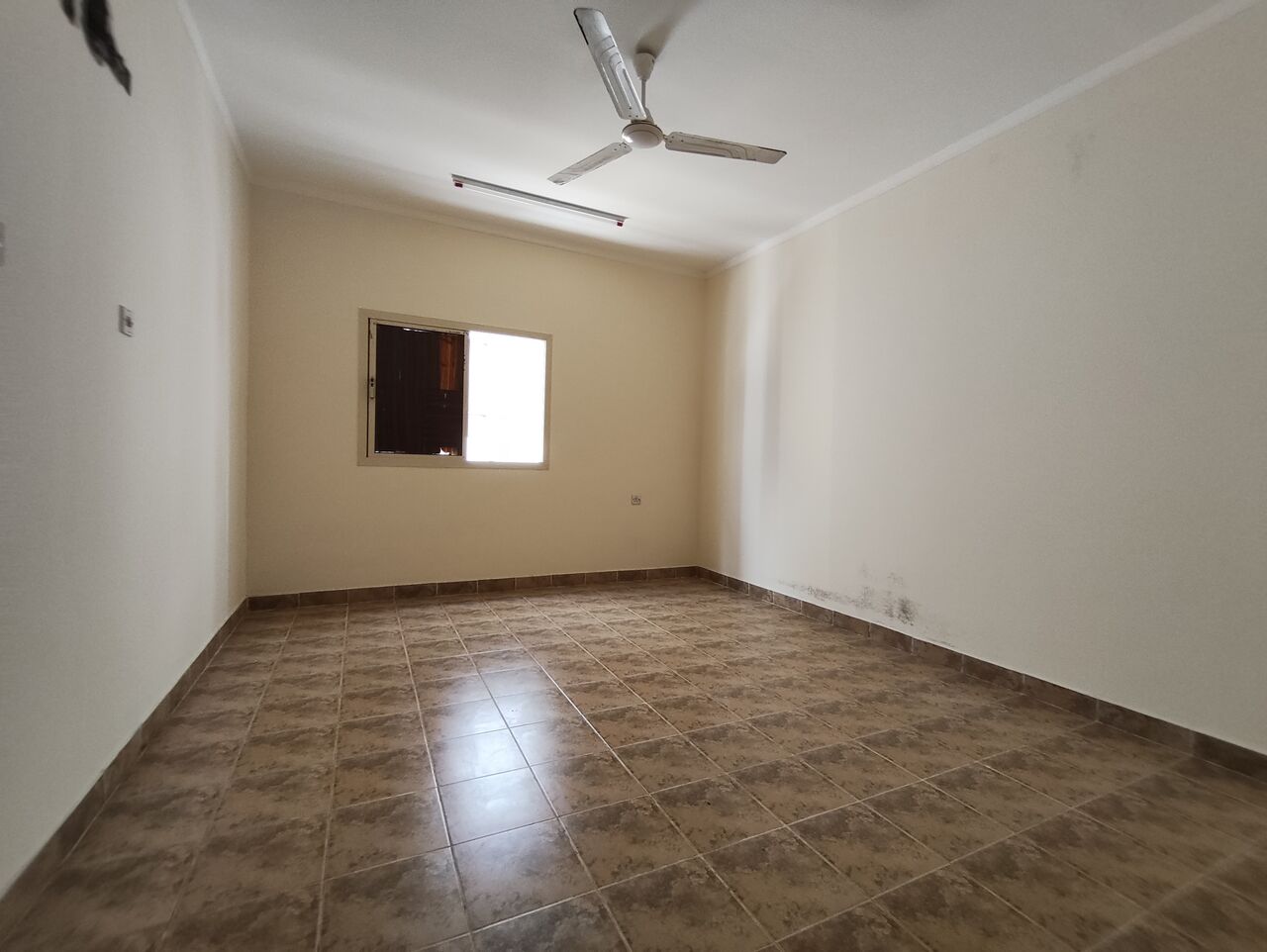 Tubli, Apartments, Flats, Houses & Villas, BHD 220/year,  4 BR,  Tubli:- 4Bhk Unfurnished Flat On Rent..