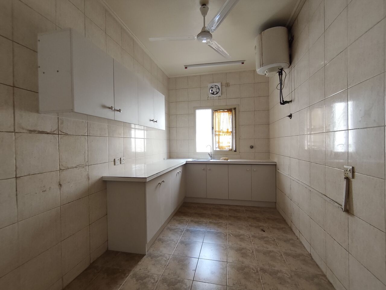 Tubli, Apartments, Flats, Houses & Villas, BHD 220/year,  4 BR,  Tubli:- 4Bhk Unfurnished Flat On Rent..