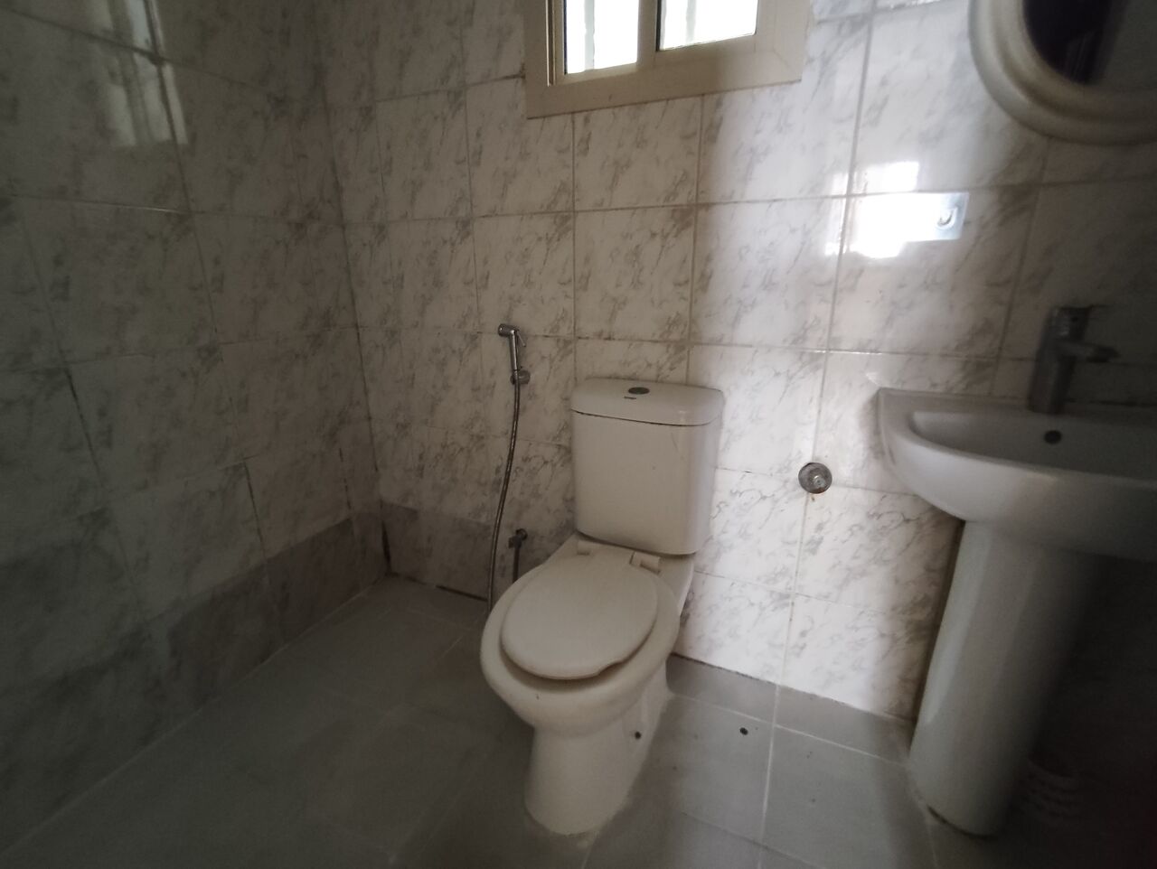 Tubli, Apartments, Flats, Houses & Villas, BHD 220/year,  4 BR,  Tubli:- 4Bhk Unfurnished Flat On Rent..