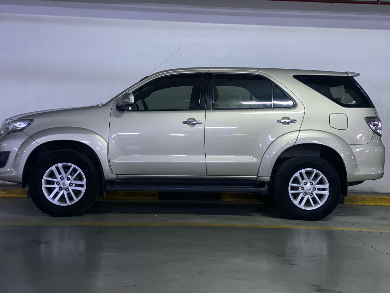 Khobar, Vehicles, Cars & Trucks , SAR 65000,  Toyota Fortuner,  2013,  Automatic,  140000 KM,   . Only 140k Kms. NO Accidents All Original Paint.