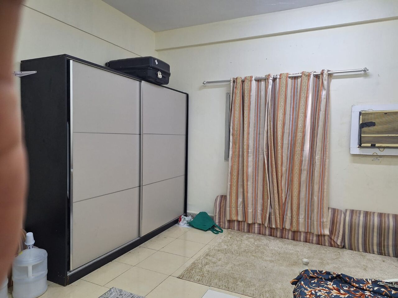 Dammam, Housing Exchanges, Batchler Furnished Room Avalible.Dammam