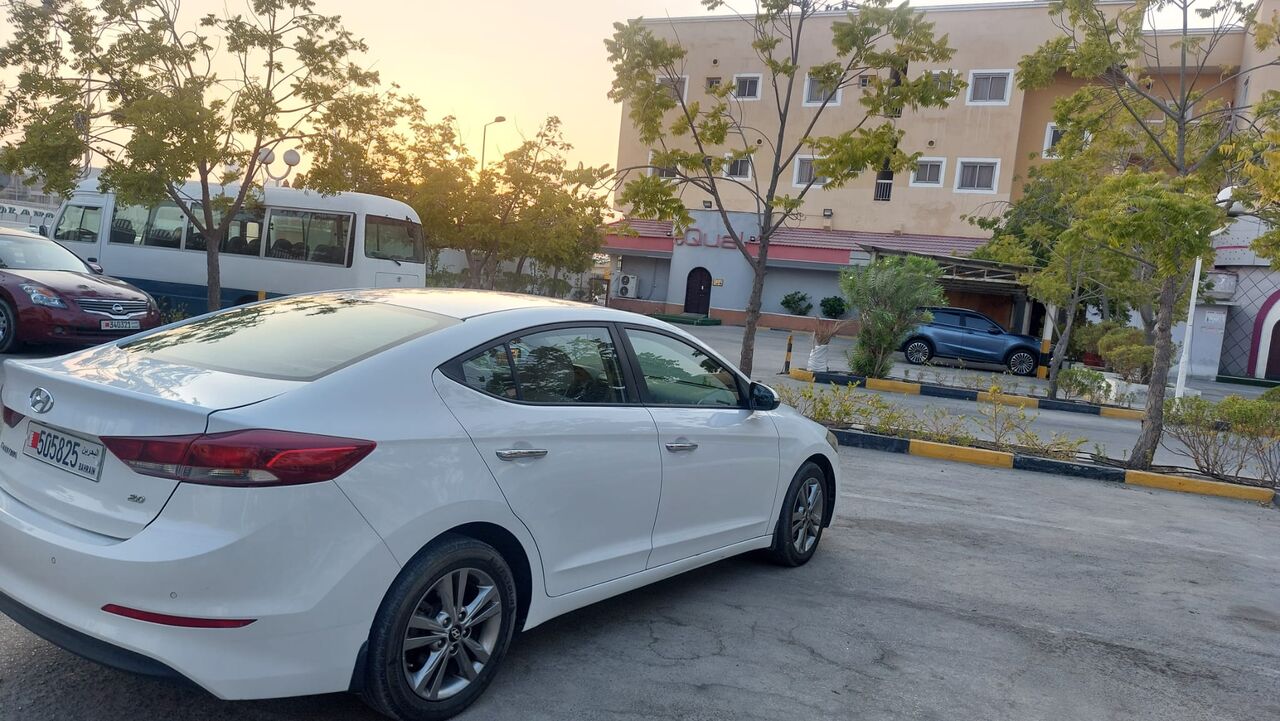Manama, Vehicles, Cars & Trucks , BHD 2500,  Hyundai Elantra 2.0 L Full Automattic Very Good Condation,  2017,  Automatic,  280000 KM,