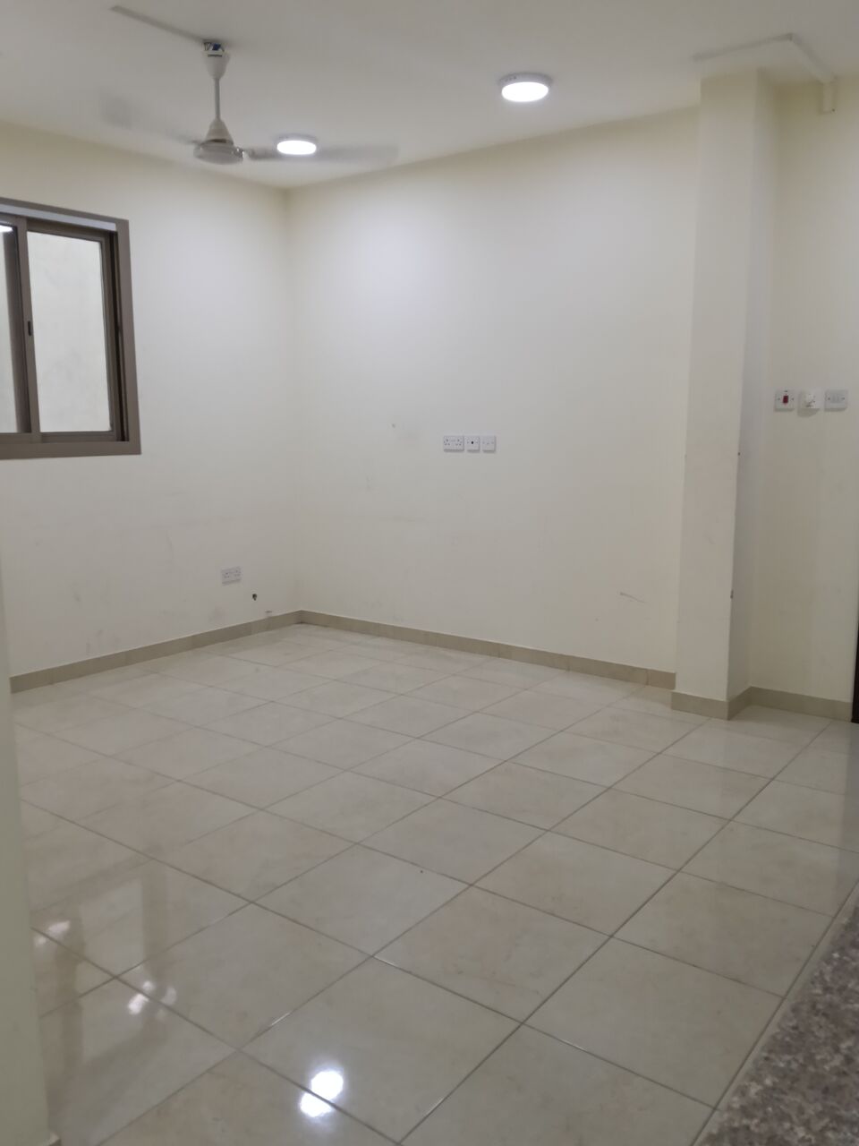 Gudaibiya, Apartments, Flats, Houses & Villas, BHD 150/month,  1 BR,  1 Bedroom Unfurnished Flat For Rent With Ewa