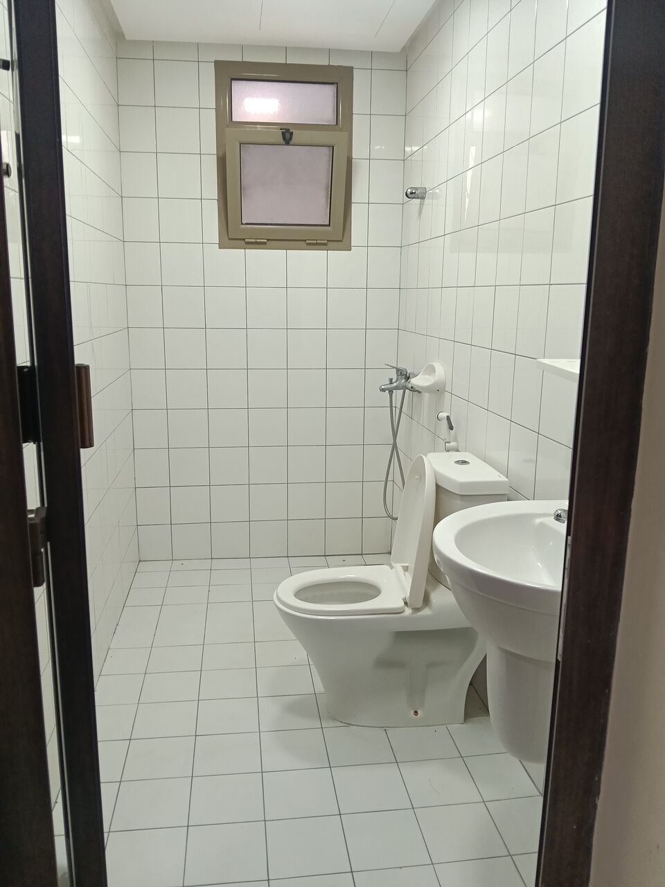 Gudaibiya, Apartments, Flats, Houses & Villas, BHD 150/month,  1 BR,  1 Bedroom Unfurnished Flat For Rent With Ewa