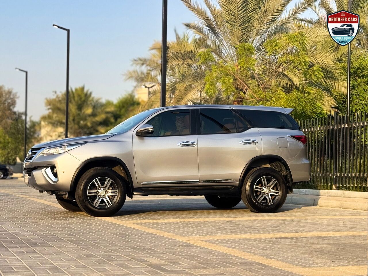 Manama, Vehicles, Cars & Trucks , BHD 100,  TOYOTA FORTUNER,  2016,  Automatic,  184000 KM,   4 CYL  MODEL FOR SALE