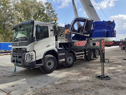 Warsaw, Machinery, EUR 450000,  Crane Hidrokon HK 180 33 T3 (60-tonne)