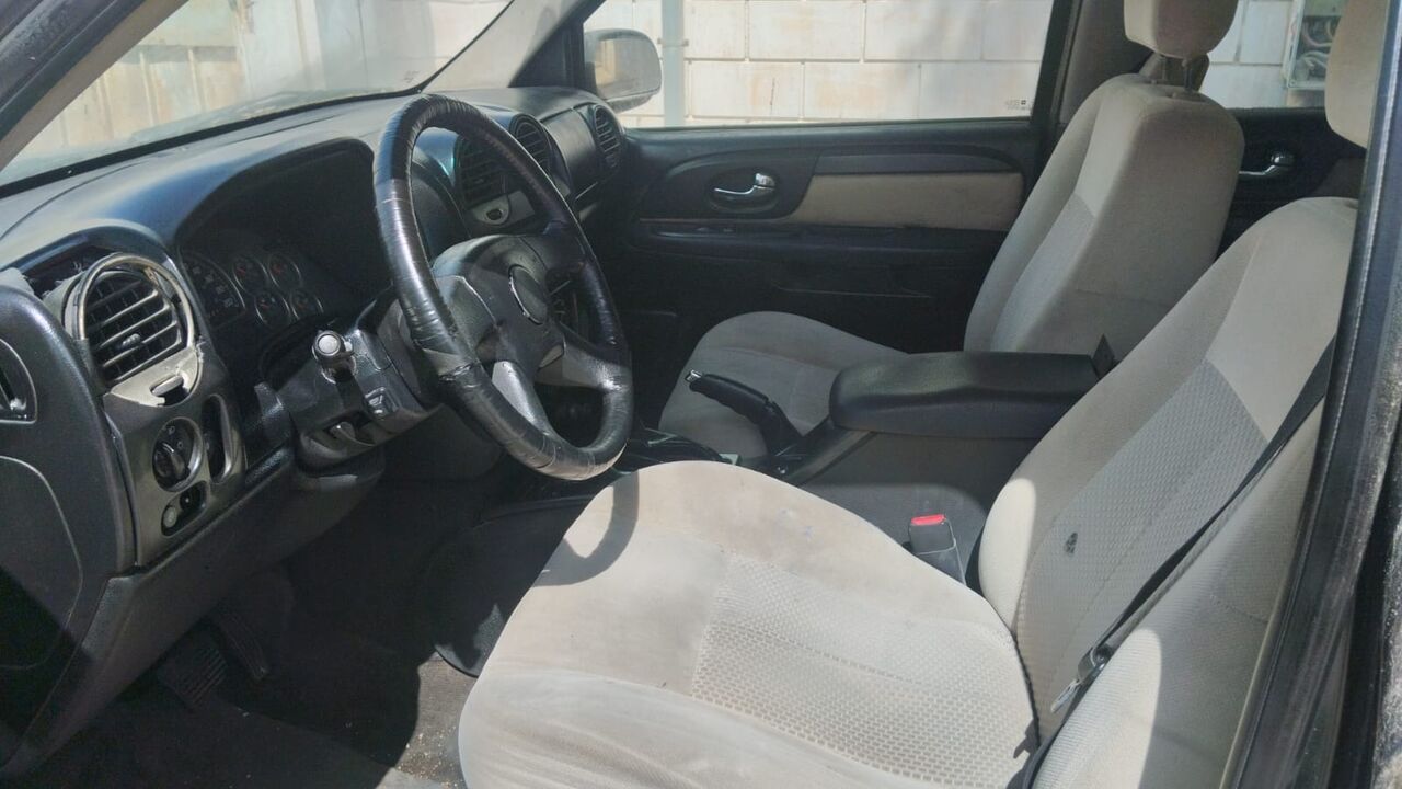 Khobar, Vehicles, Cars & Trucks , SAR 10,  Gmc Envoy,  2007,  Automatic,  320000 KM,