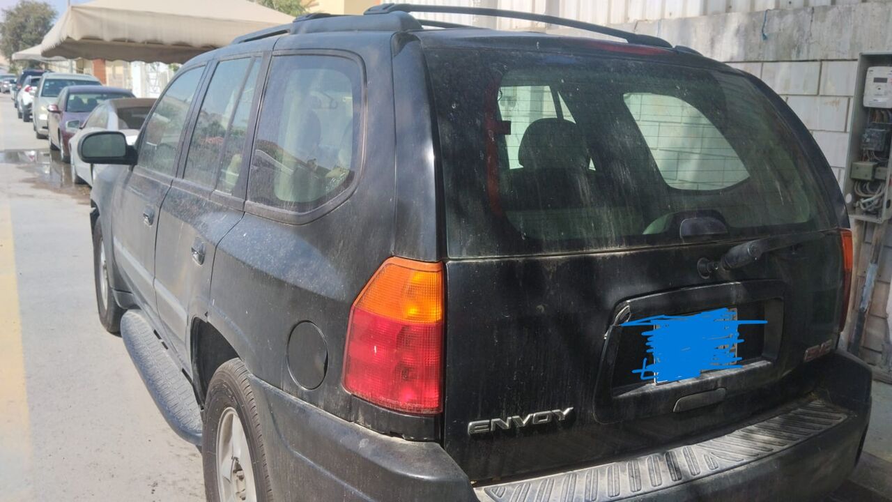 Khobar, Vehicles, Cars & Trucks , SAR 10,  Gmc Envoy,  2007,  Automatic,  320000 KM,