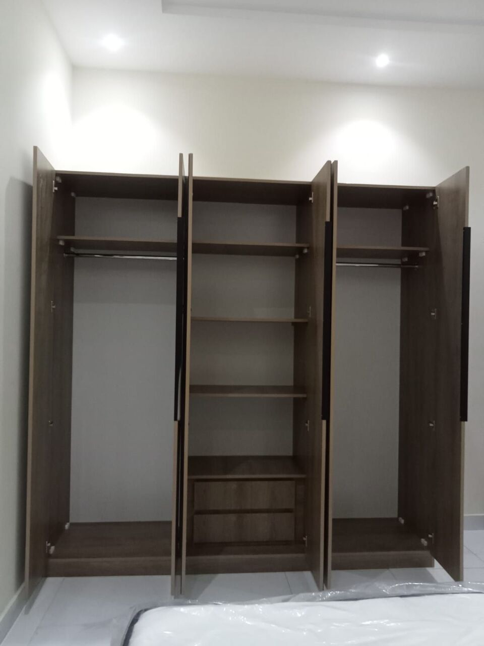 Jeddah, Furniture, SAR 1,  New Complete Bedroom Set For Sale