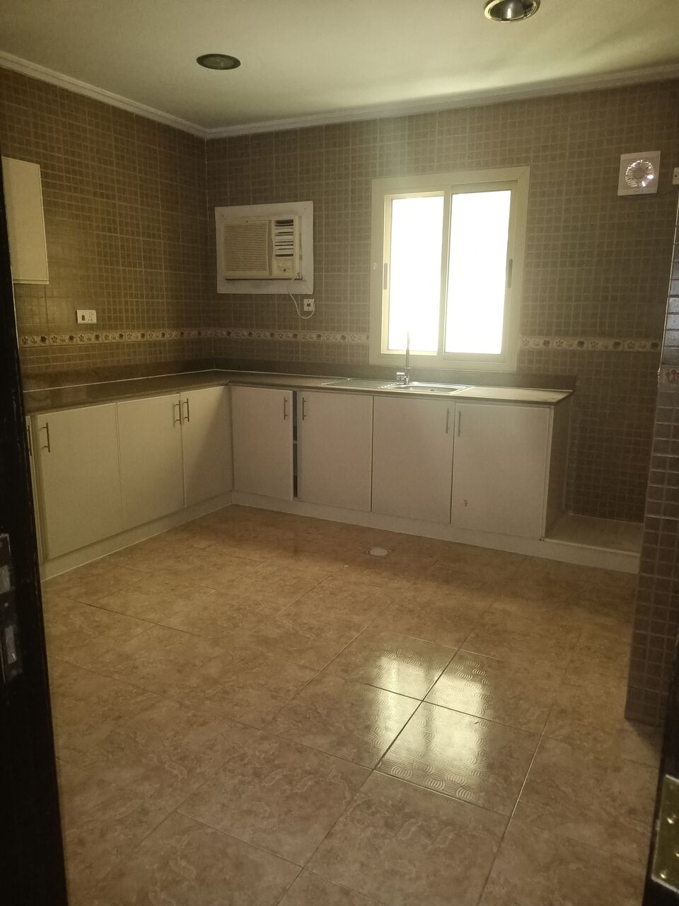 Gudaibiya, Apartments, Flats, Houses & Villas, BHD 220/month,  2 BR,  Semi Furnished 2 Bedroom Spacious Family Flat For Rent In Gudaibiya With Balcony