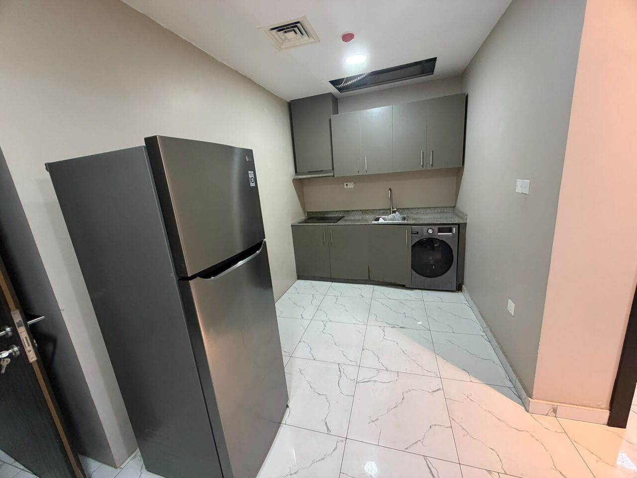 Segaya, Apartments, Flats, Houses & Villas, BHD 250/month,  1 BR,  Fully Furnished Apartment Available In Segaya With EWA (Segaya 02)