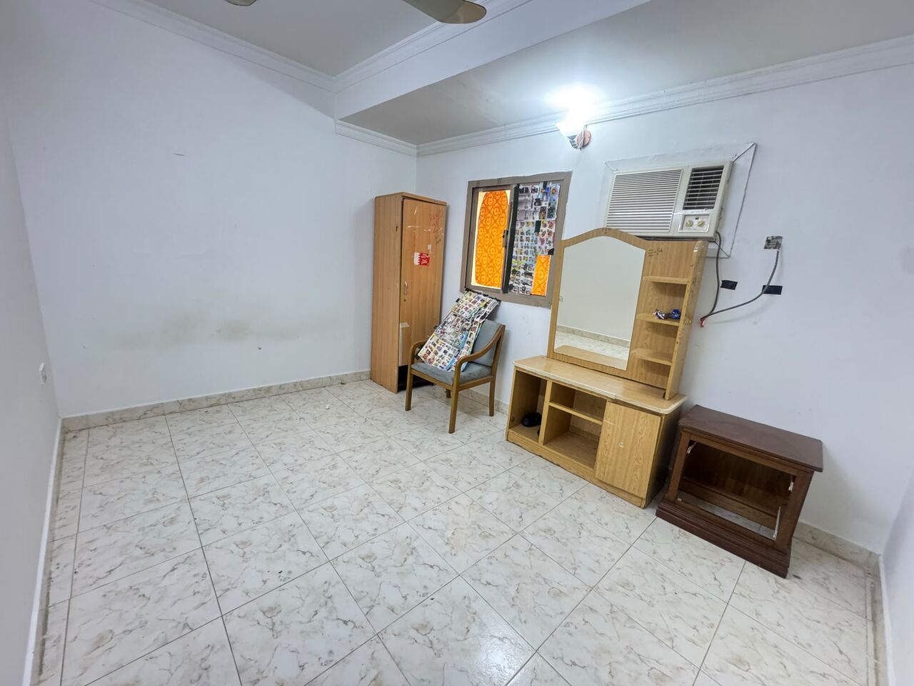Manama, Apartments, Flats, Houses & Villas, BHD 150/month,  2 BR,  2 Bedroom | 1 Bathroom | Closed Kitchen| No Hall.
