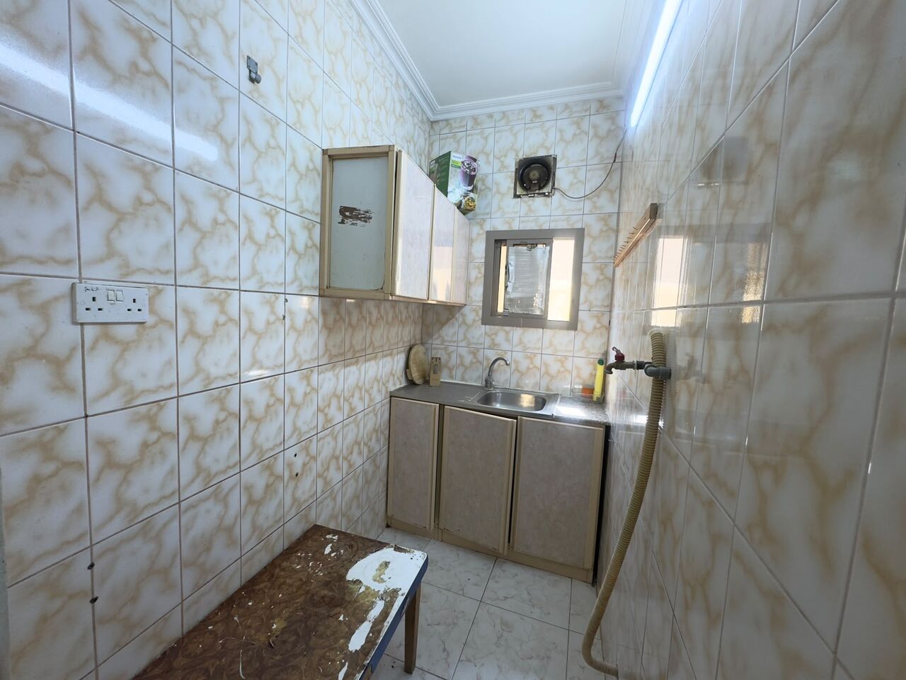 Manama, Apartments, Flats, Houses & Villas, BHD 150/month,  2 BR,  2 Bedroom | 1 Bathroom | Closed Kitchen| No Hall.