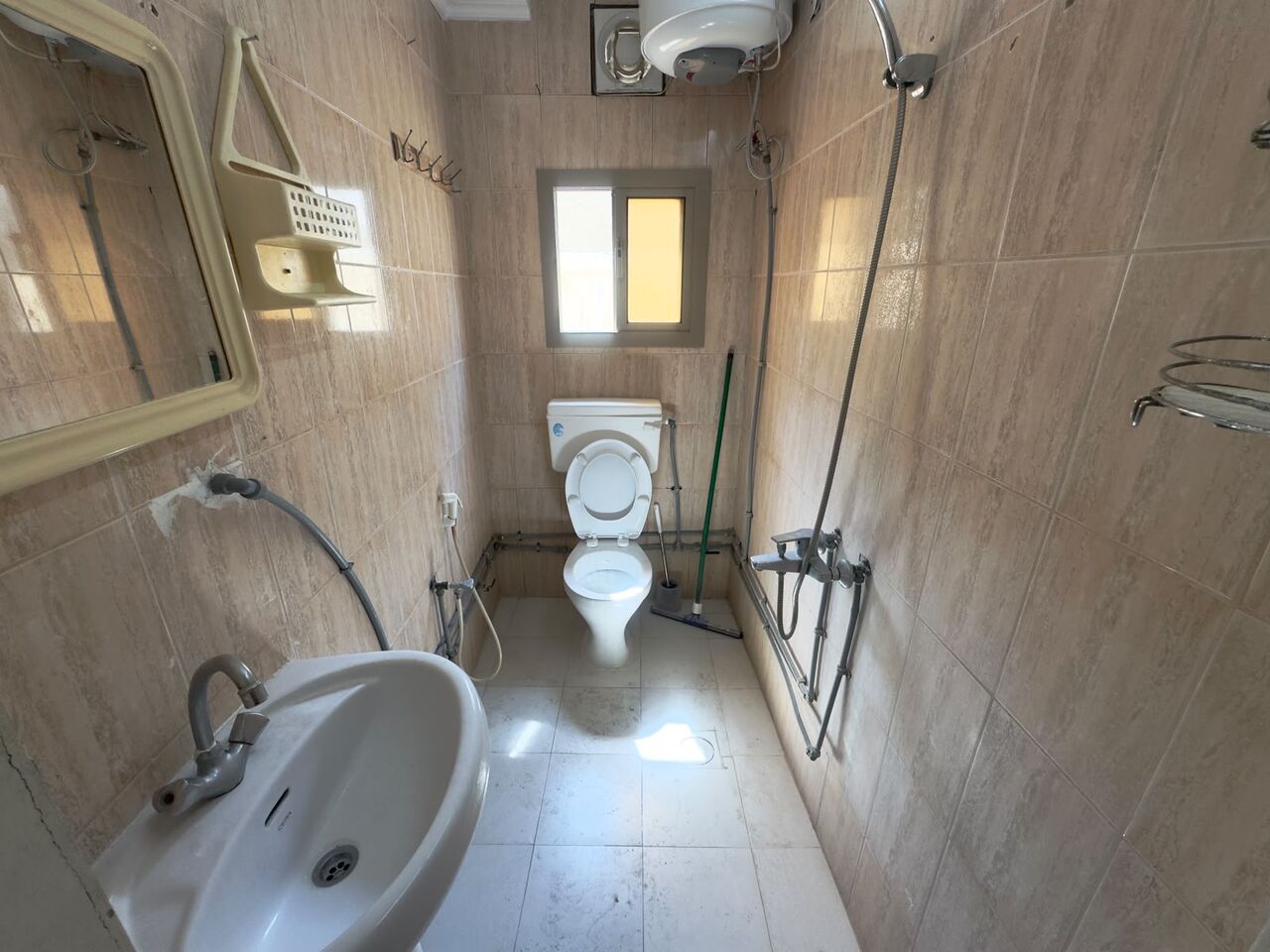 Manama, Apartments, Flats, Houses & Villas, BHD 150/month,  2 BR,  2 Bedroom | 1 Bathroom | Closed Kitchen| No Hall.