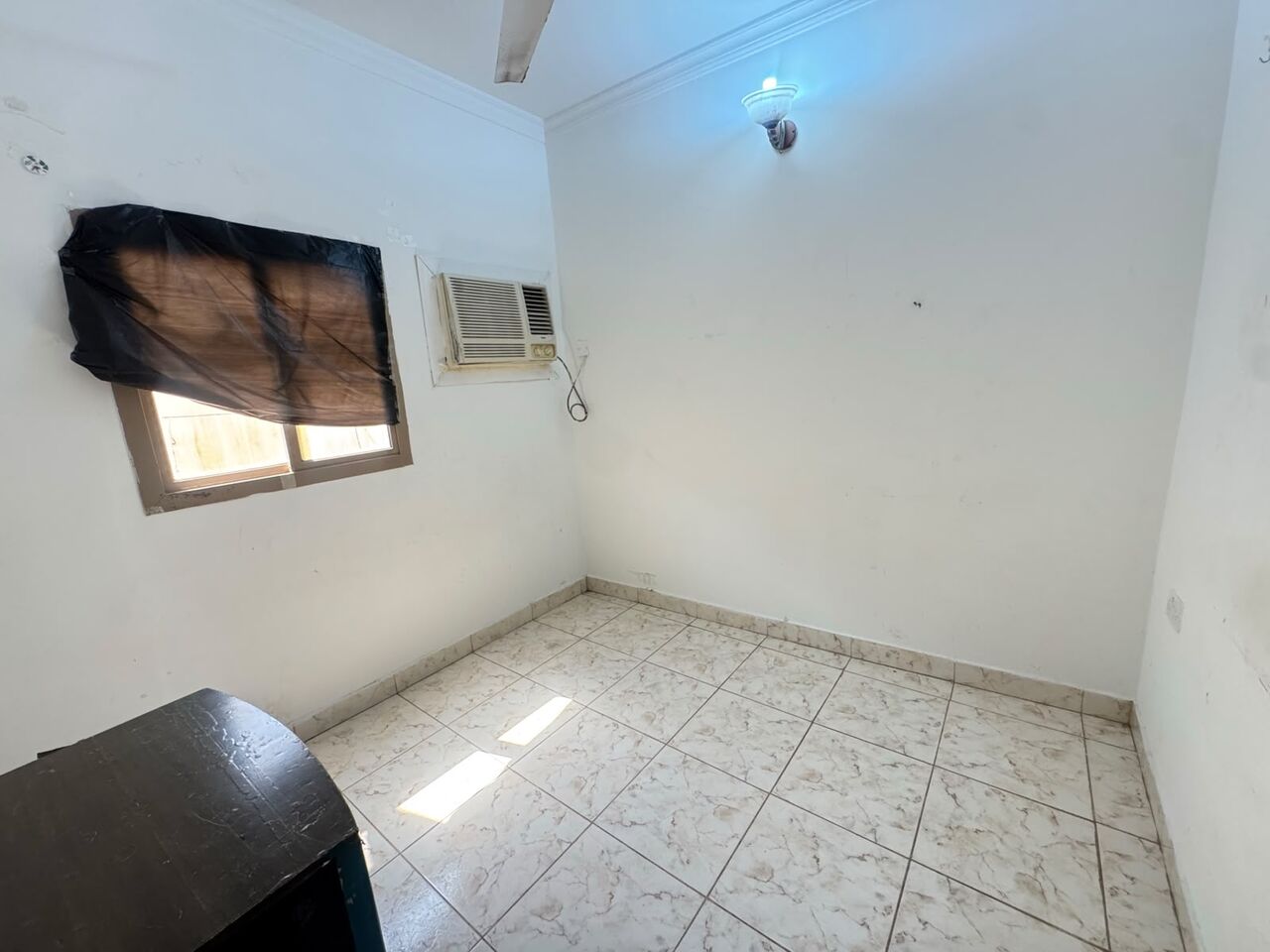 Manama, Apartments, Flats, Houses & Villas, BHD 150/month,  2 BR,  2 Bedroom | 1 Bathroom | Closed Kitchen| No Hall.