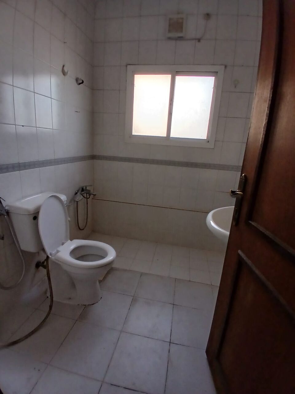 Hoora, Apartments, Flats, Houses & Villas, BHD 180/month,  2 BR,  Unfurnished Flat Available In Hoora (Hoora 02)