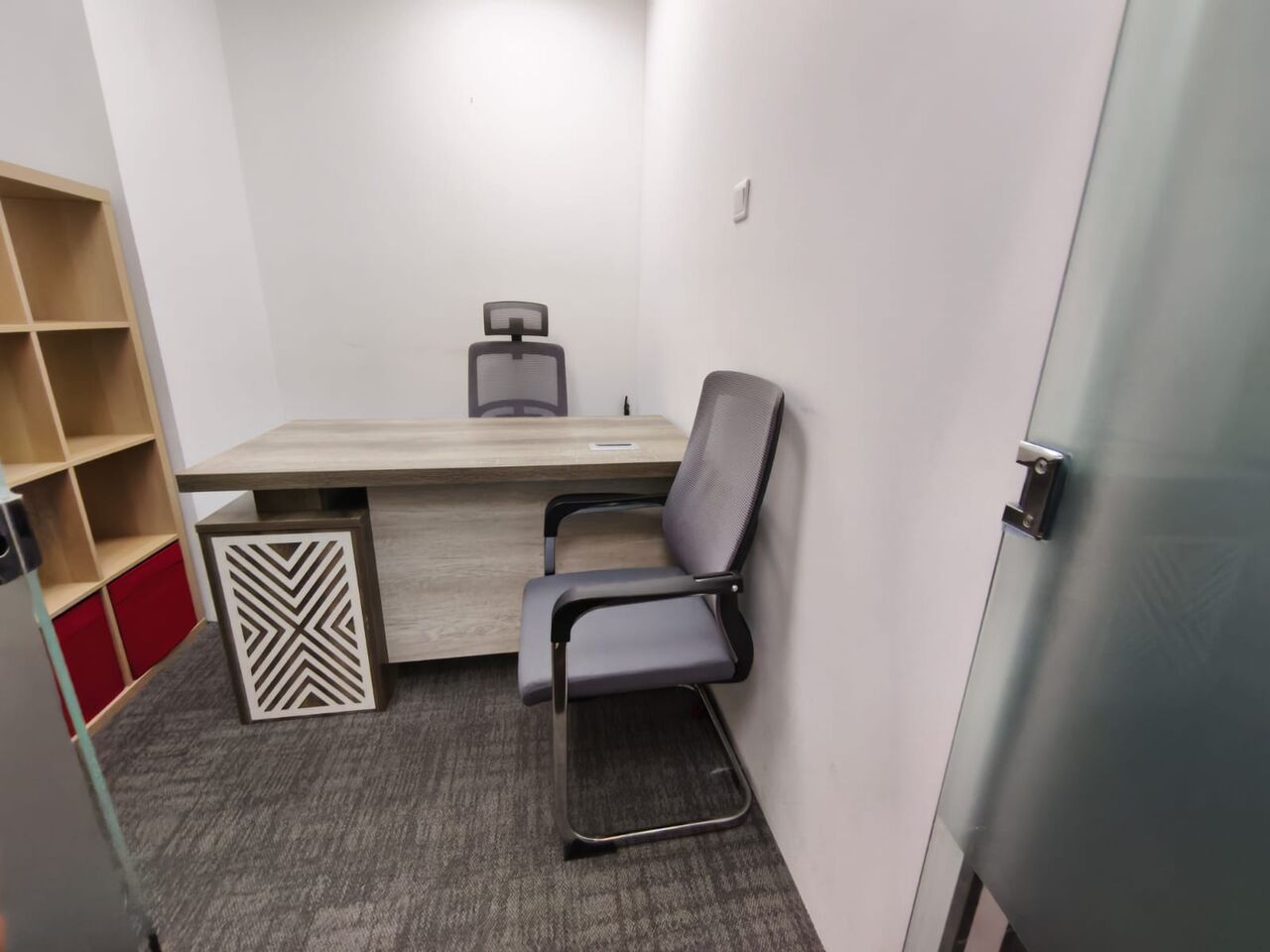 Dubai, Offices, AED 14999,  10 Sq. Meter,  10 Sqmt Ofice Space Available For Rent In Dubai