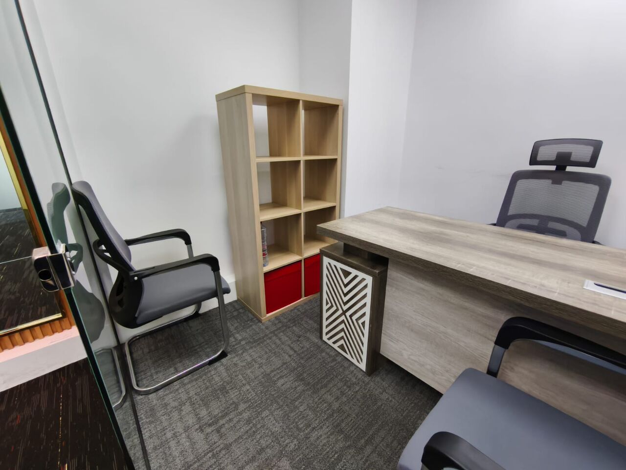 Dubai, Offices, AED 14999,  10 Sq. Meter,  10 Sqmt Ofice Space Available For Rent In Dubai