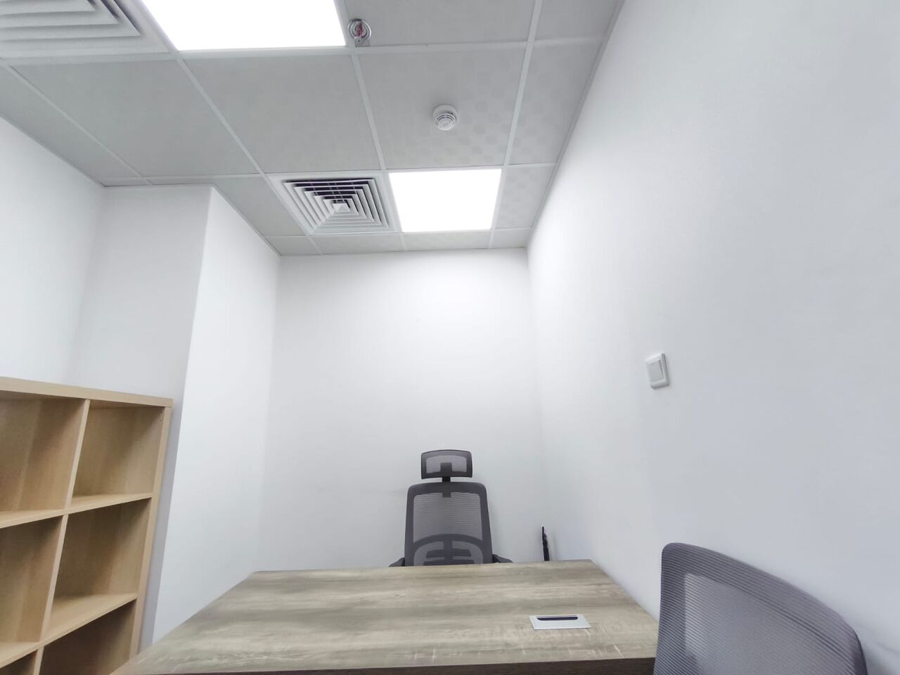 Dubai, Offices, AED 14999,  10 Sq. Meter,  10 Sqmt Ofice Space Available For Rent In Dubai
