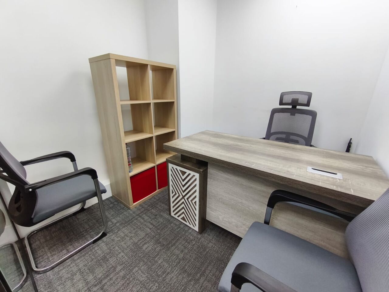 Dubai, Offices, AED 14999,  10 Sq. Meter,  10 Sqmt Ofice Space Available For Rent In Dubai