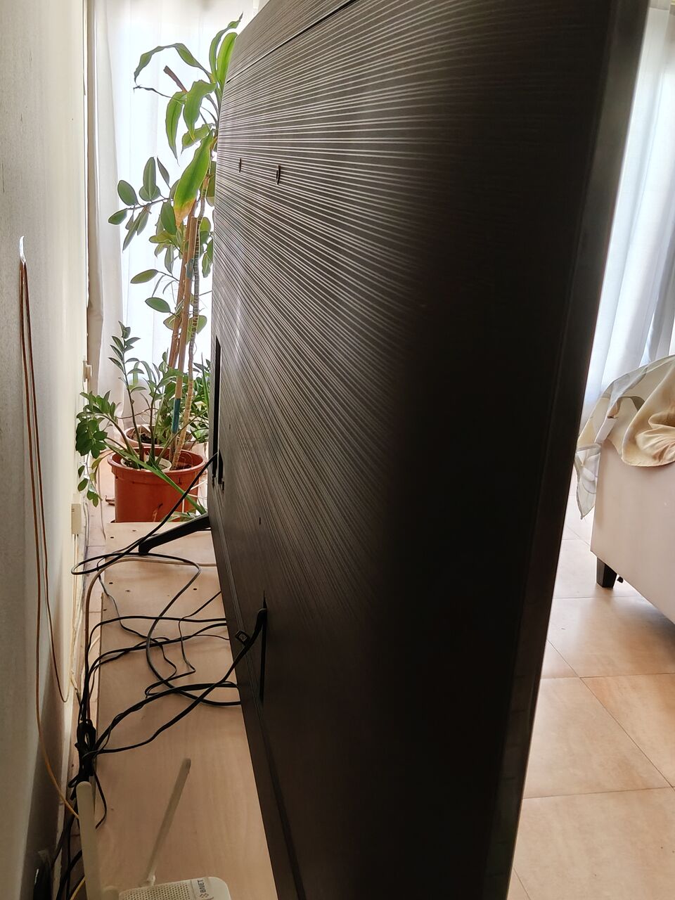Jidhafs, Electronics, BHD 270,  75