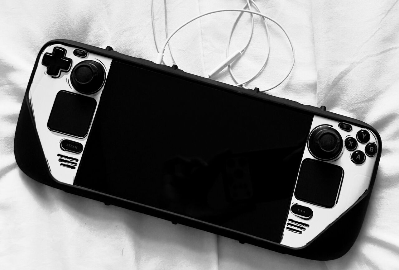 Riyadh, Video Games, SAR 3999,  Steam Deck OLED 1TB With Dbrand Killswitch Case