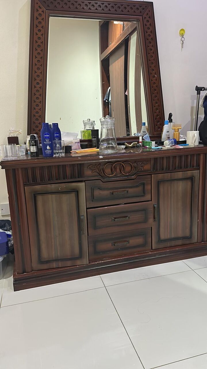 Salmaniya, Furniture, BHD 50,  Dining Table