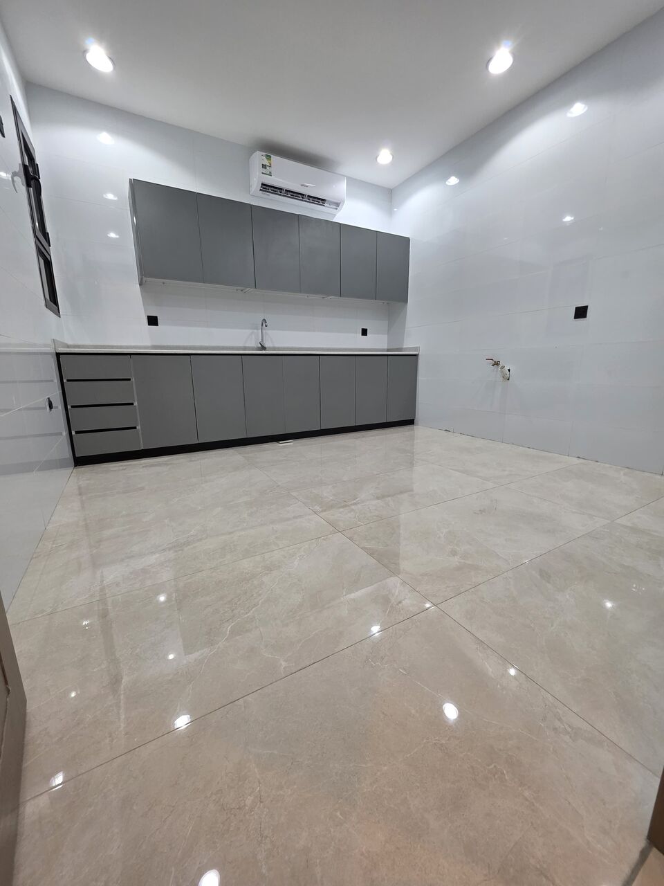 Khobar, Apartments, Flats, Houses & Villas, SAR 26/year,  2 BR,  Family Apartment For Rent (Two Rooms, Hall, Bathrooms, Kitchen, Air Conditioned, Split Pas