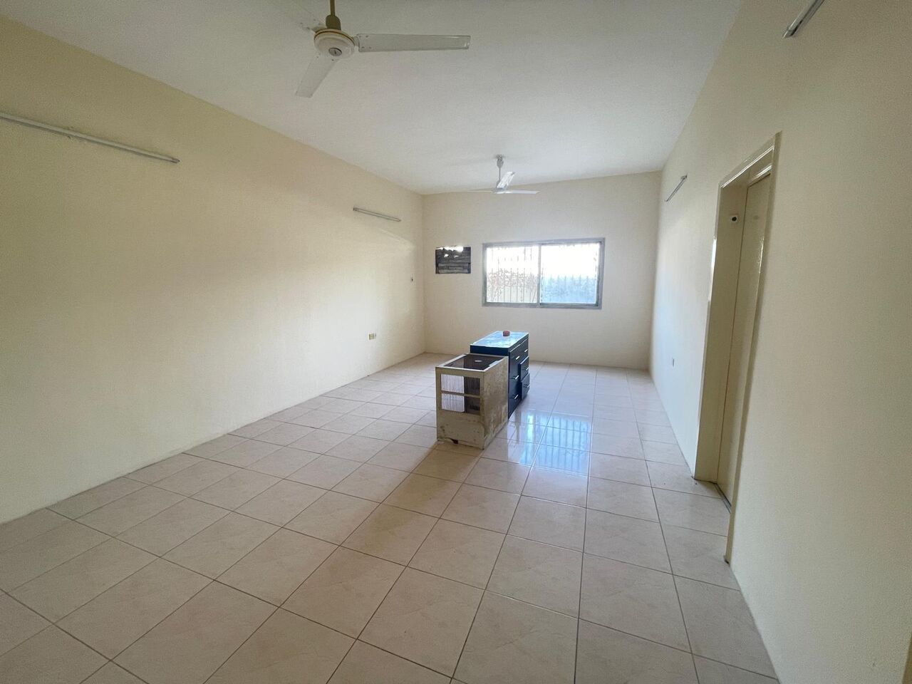 Janabiya, Apartments, Flats, Houses & Villas, BHD 160/month,  3 BR,  3 Bedroom Flat In Janabiyah Without Ewa