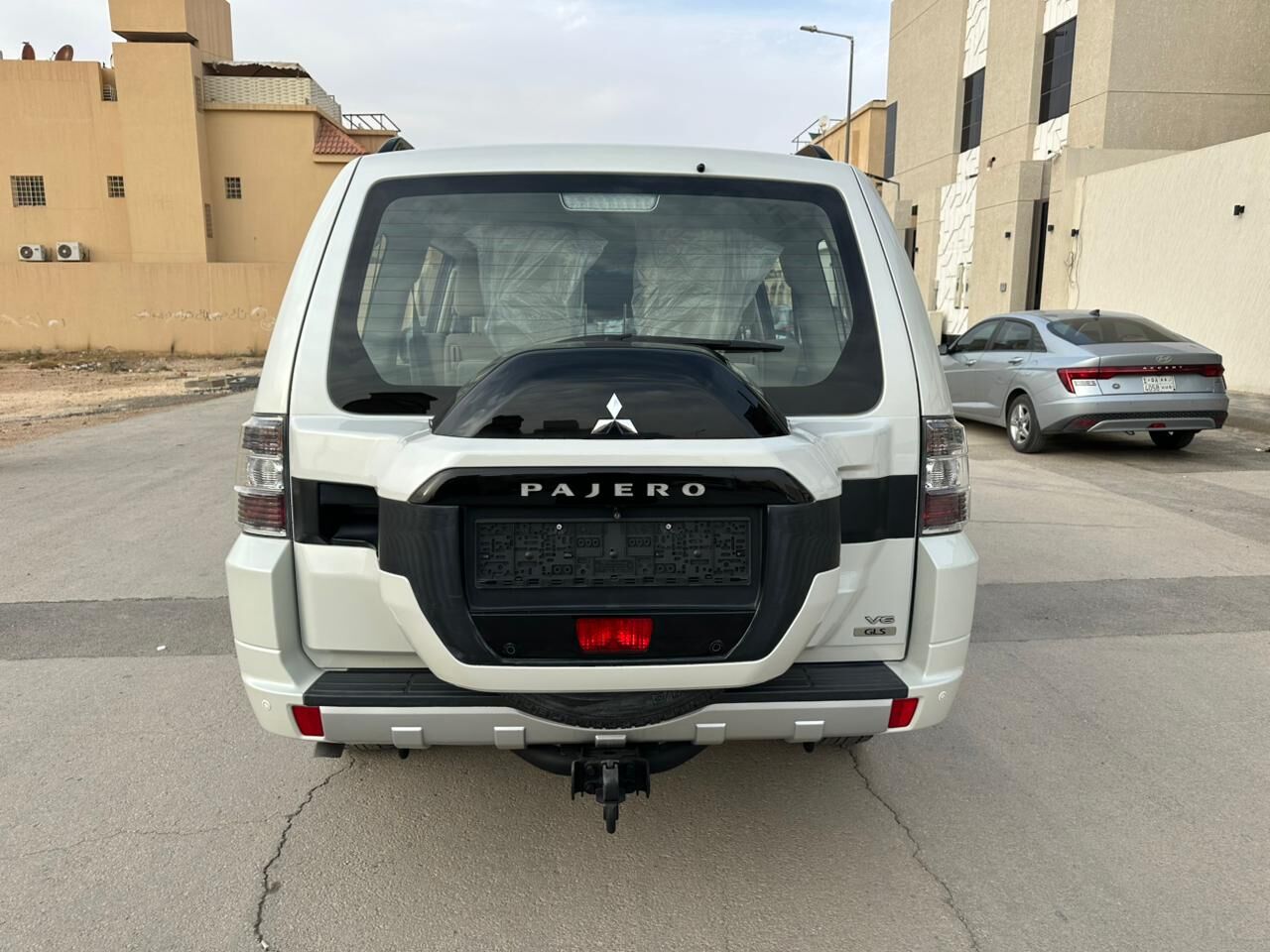 Riyadh, Vehicles, Cars & Trucks , SAR 78000,  Mitsubishi Pajero GLS,  2022,  Automatic,  46000 KM,    With Mid Option 4WD Option For Sales 1st Owner (accident Free)