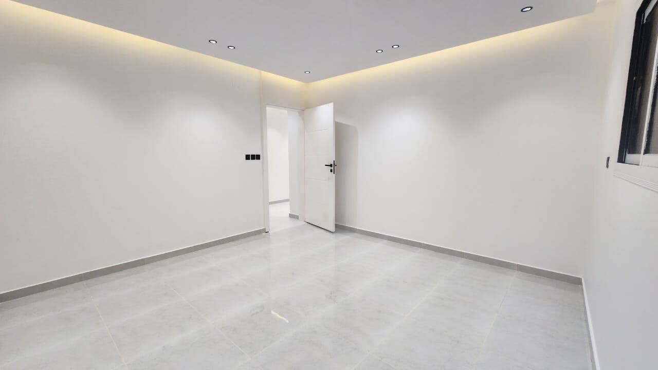 Riyadh, Housing Exchanges, SAR 53000/year,  6 BR,  400 Sq. Meter,  Villa Ground Floor Available For Rent