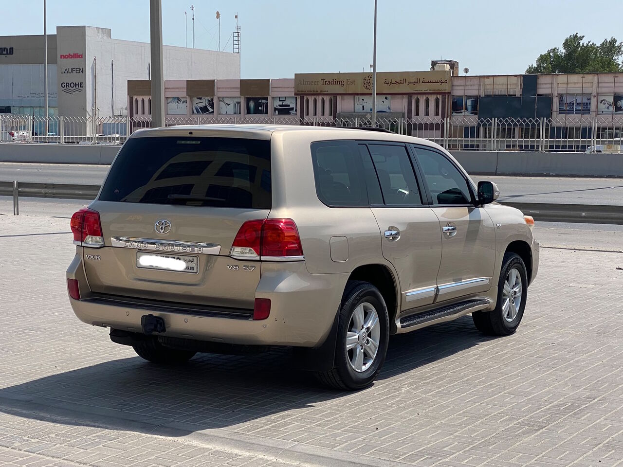 Manama, Vehicles, Cars & Trucks , BHD 10950,  Toyota Land Cruiser VX-R,  2014,  Automatic,  265850 KM,    (Beige)