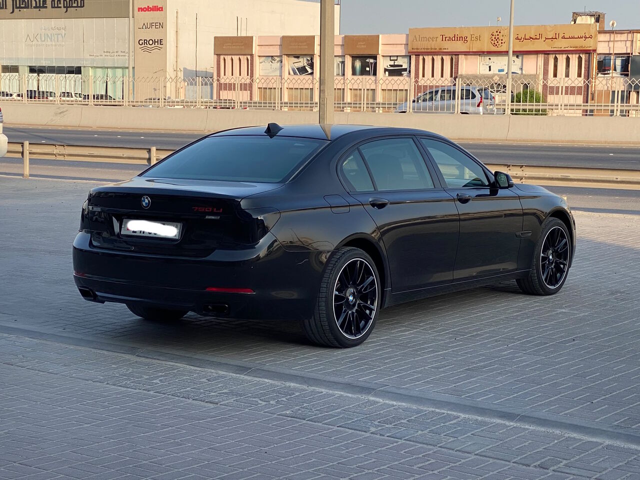 Manama, Vehicles, Cars & Trucks , BHD 3900,  BMW 750Li,  2013,  Automatic,  129700 KM,    (Black)