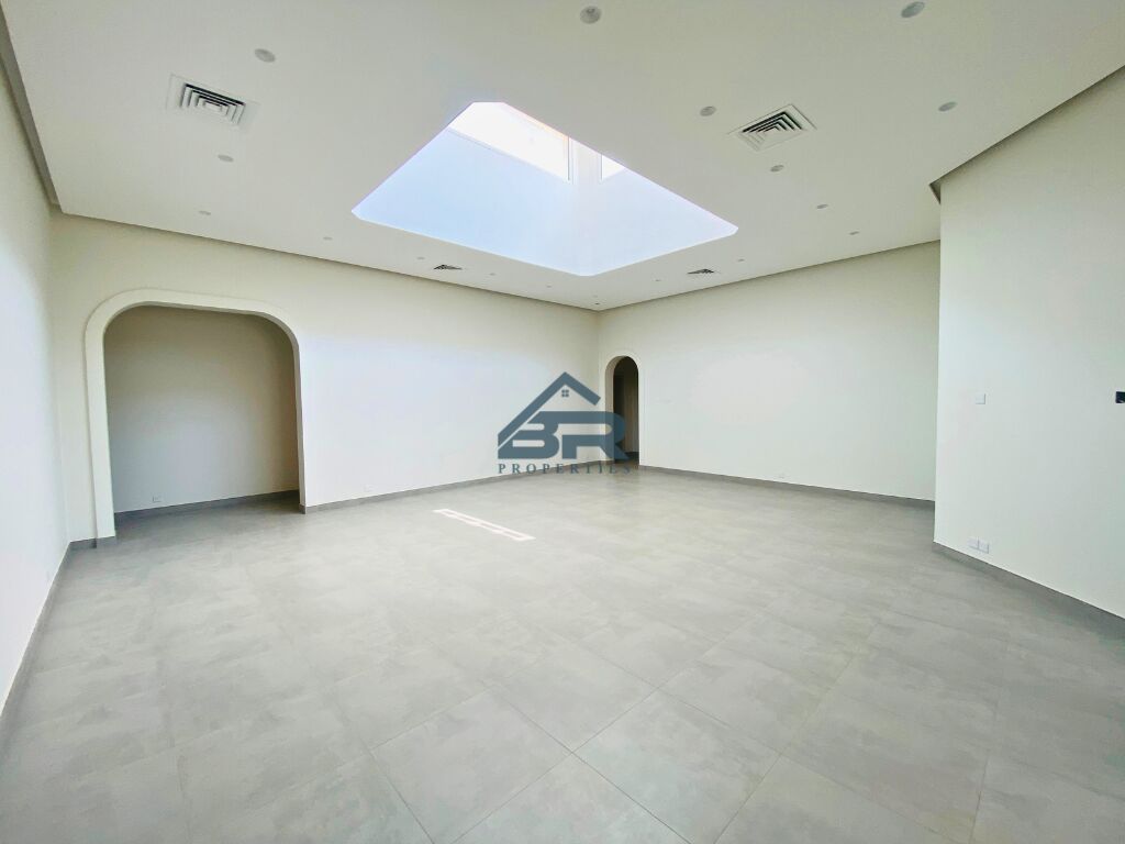 Saar, Villas, BHD 1200,  Spacious Renovated Villa In A Prime Compound