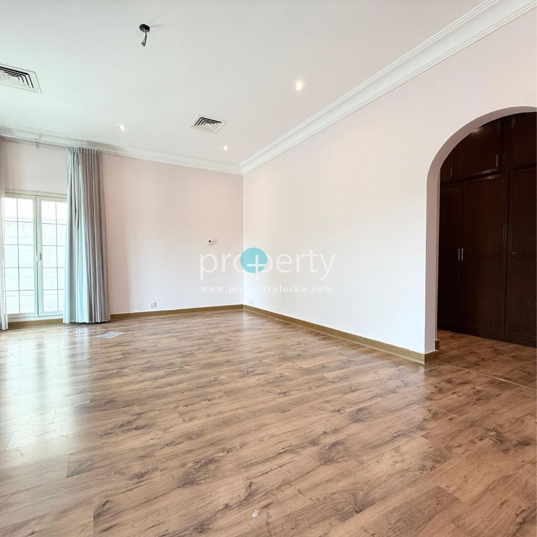 Adan, Villas, KWD 2500,  SPACIOUS SEVEN BEDROOM VILLA AVAILABLE IN ADAN