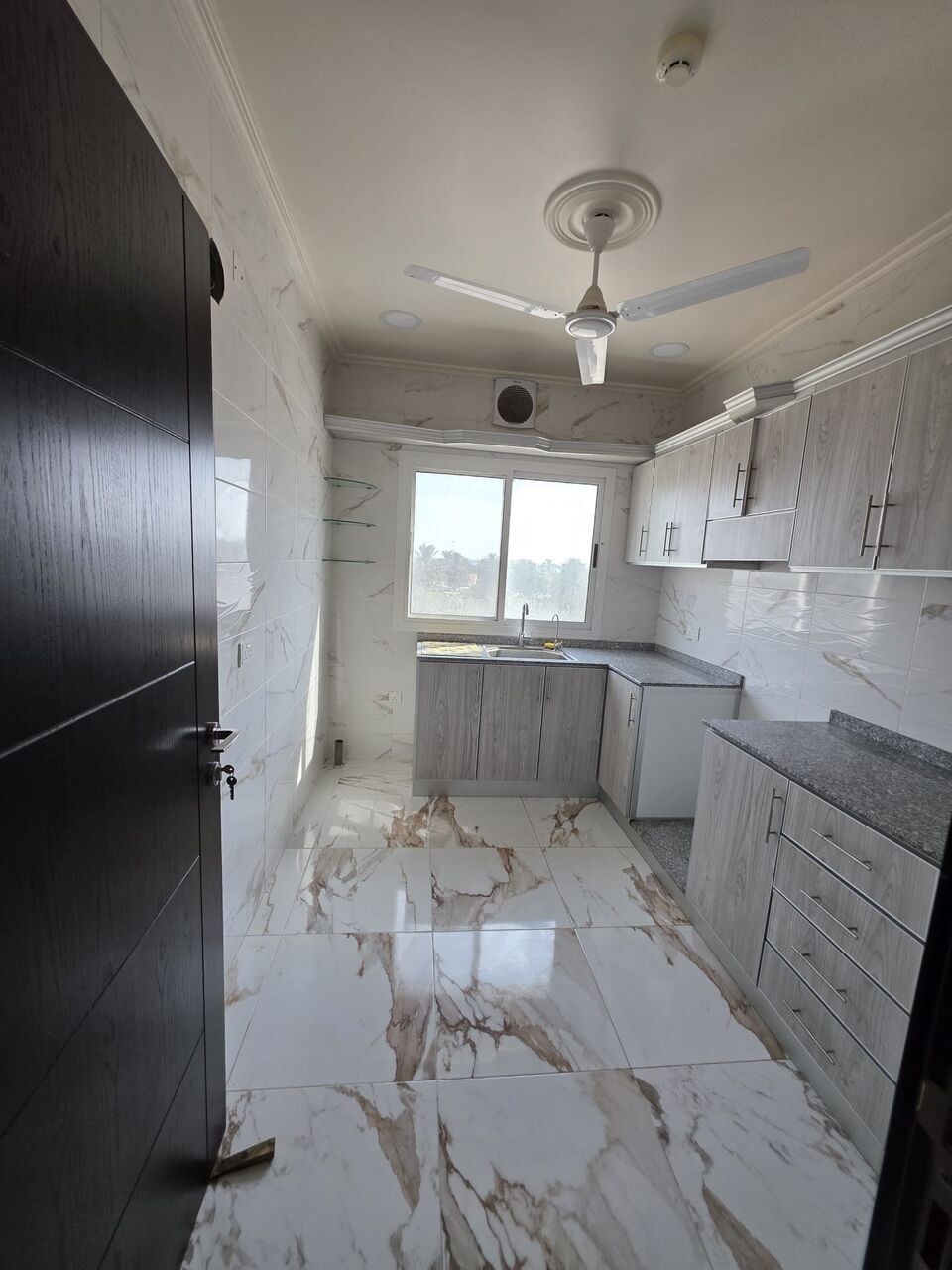 Hidd, Apartments, Flats, Houses & Villas, BHD 200,  3 BR,  Flat For Rent In Hidd