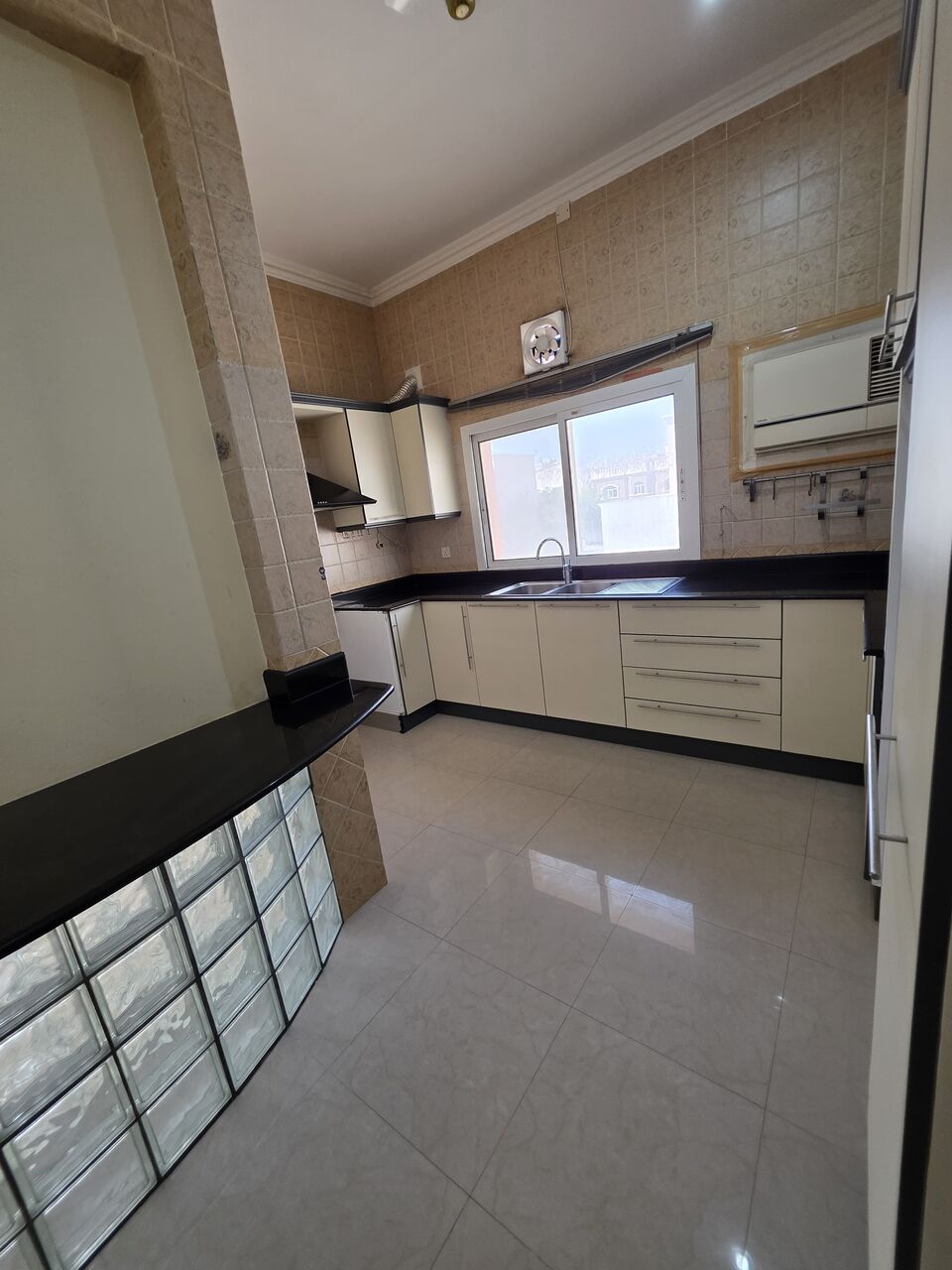 Arad, Apartments, Flats, Houses & Villas, BHD 270,  3 BR,  Flat With Ewa For Rent In Arad