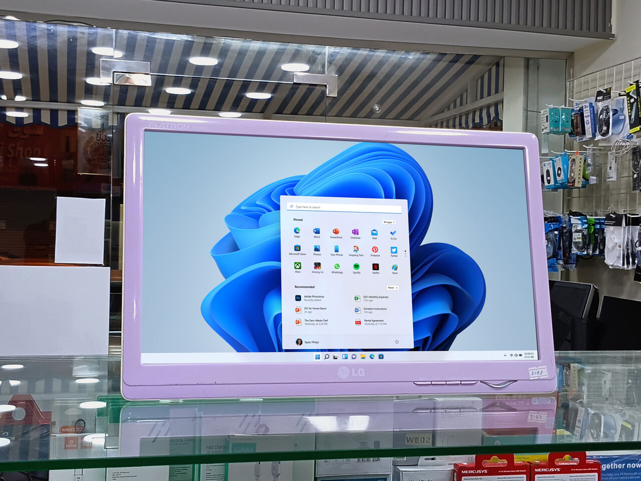 Riffa, Computers, BHD 13,  LG Slim Lightweight 19 Inch Monitor HD Beautiful And Compact 13 BD Only