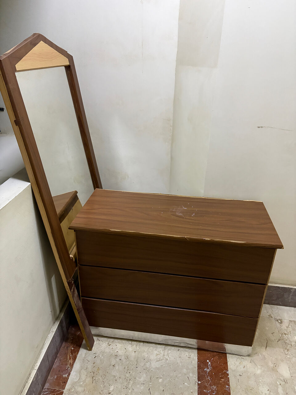 Jeddah, Free Items, SAR 1,  Free Dressing Table