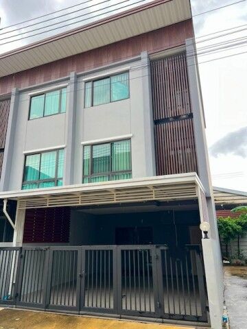 Bangkok, Villas, THB 50000,  21 Sq. Feet,  BH4426 ให้เช่าทาวน์โฮม 3 ชั้นหลังมุม ใจกลา