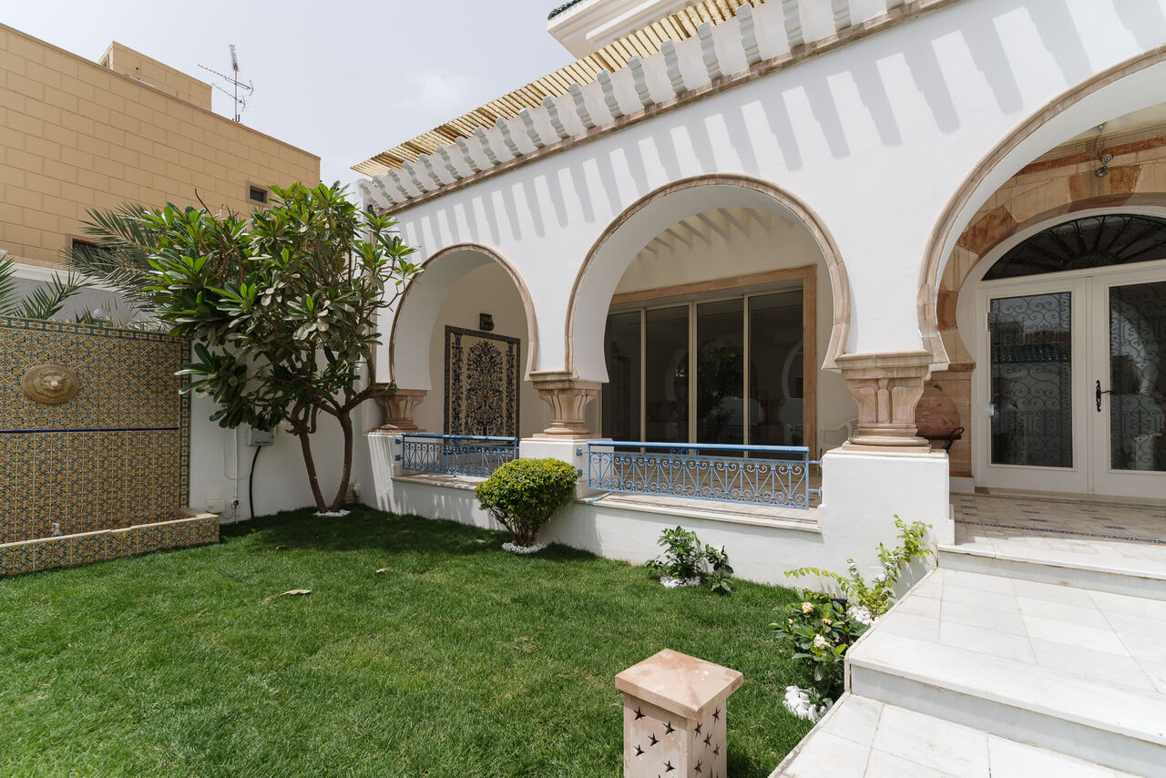 Kuwait City, Apartments, Flats, Houses & Villas, KWD 2500/month,  6 BR,  Qortuba &ndash; Lovely, Stylish 6 Bedroom Villa W/garden