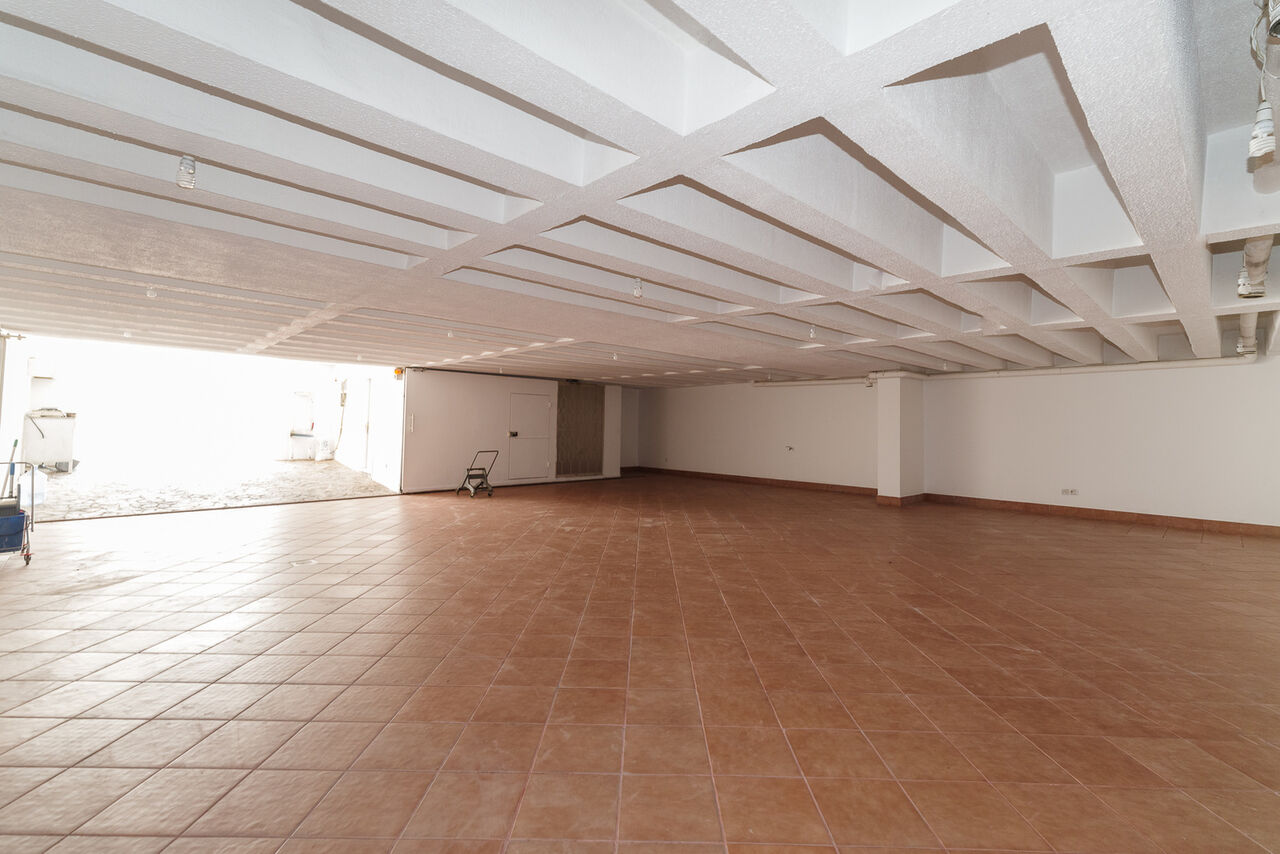 Kuwait City, Apartments, Flats, Houses & Villas, KWD 2500/month,  6 BR,  Qortuba &ndash; Lovely, Stylish 6 Bedroom Villa W/garden