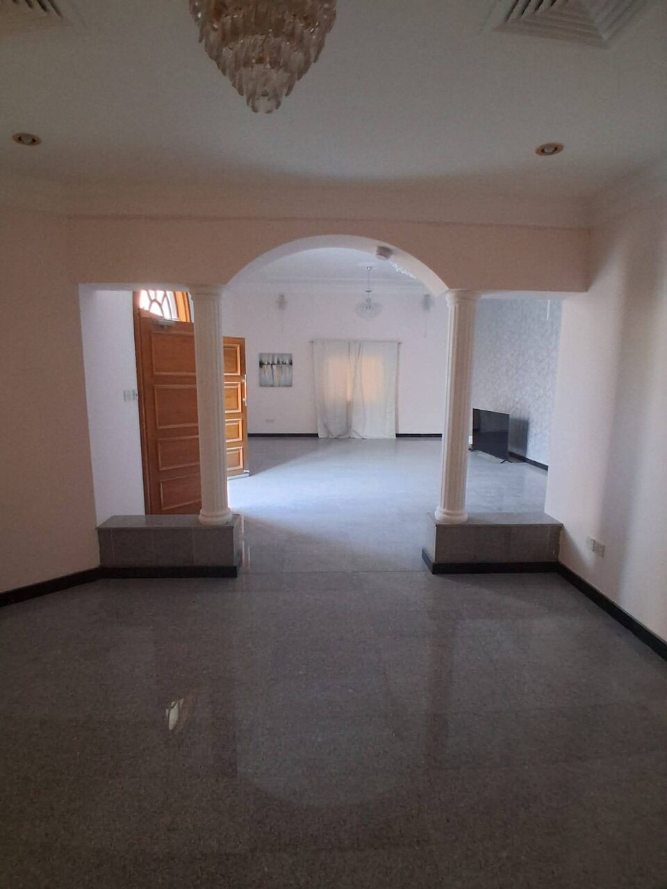 Juffair, Real Estate For Sale, BHD 1300,  6 BR,  Villa In Juffair Next To The American Base