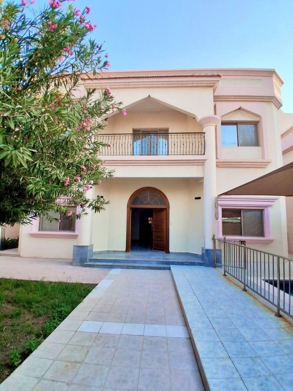 Juffair, Real Estate For Sale, BHD 1300,  6 BR,  Villa In Juffair Next To The American Base