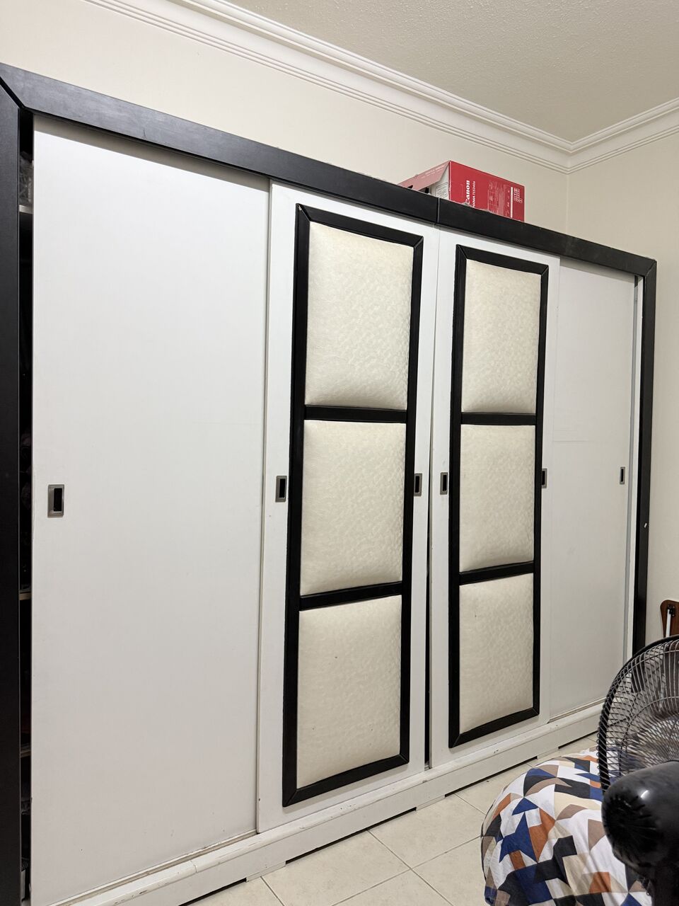 Riyadh, Furniture, SAR 2580,  Urgent Sale !!! Sofa, King Size Beds, Wardrobe And Dressing Table