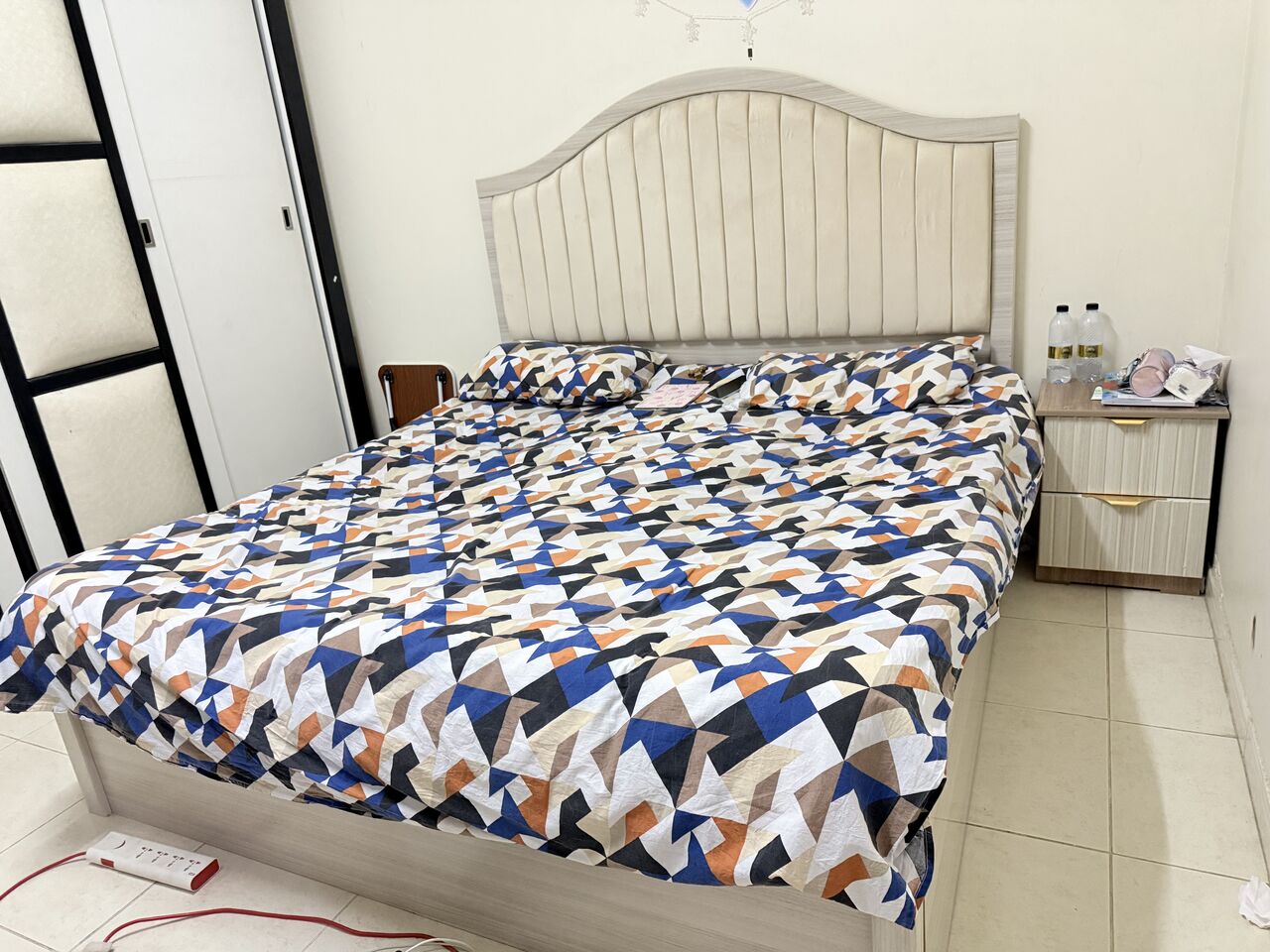 Riyadh, Furniture, SAR 2580,  Urgent Sale !!! Sofa, King Size Beds, Wardrobe And Dressing Table