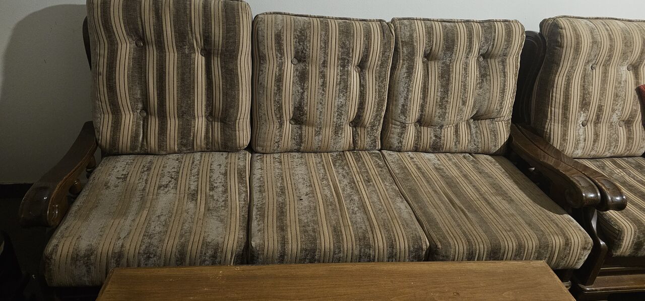 Jeddah, Furniture, SAR 400,  7 Seater Woden Frame Sofa Set With Center Table   3 Seater And 2 Seater Sofa Set Home Cent