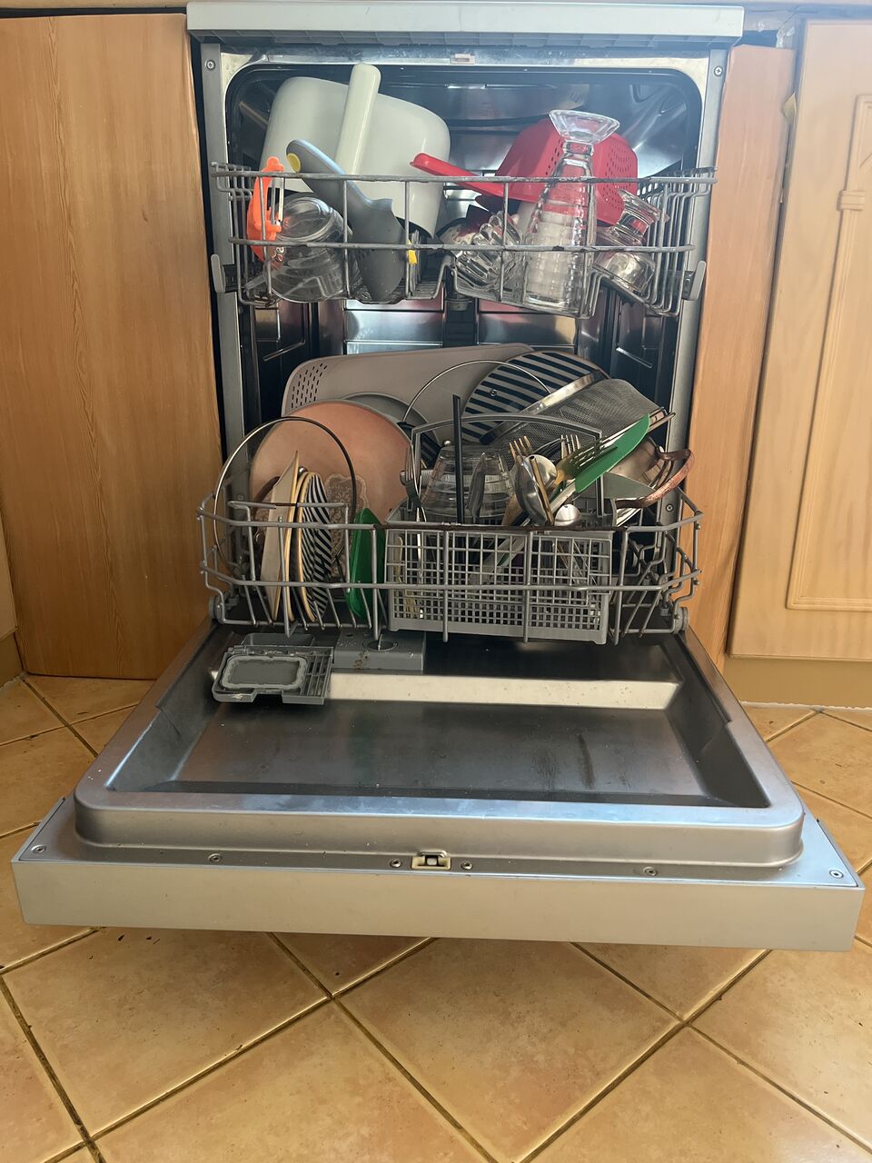 Khobar, Appliances, SAR 250,  Midea Dishwasher WQP12-5201C-S